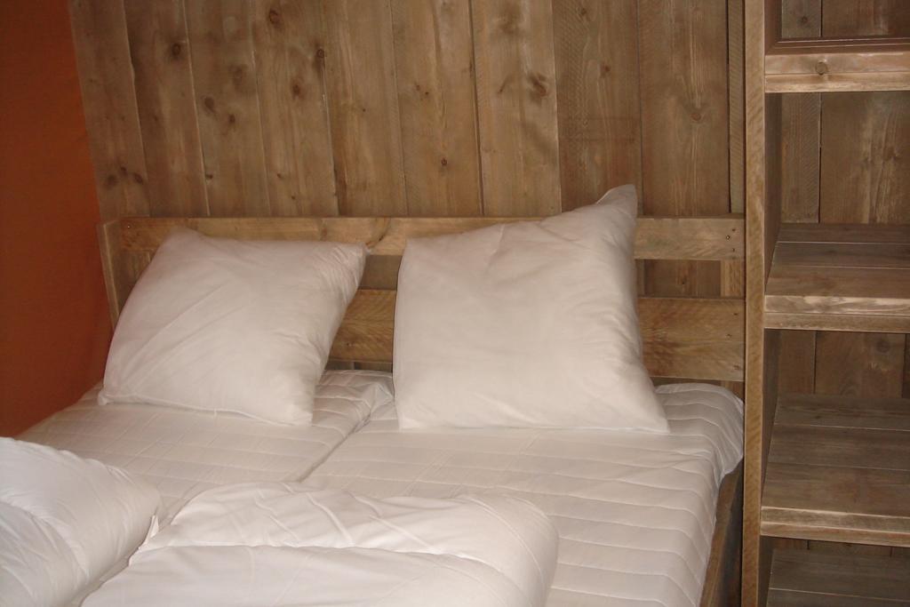 Camping De La Bonnette Caylus Phòng bức ảnh